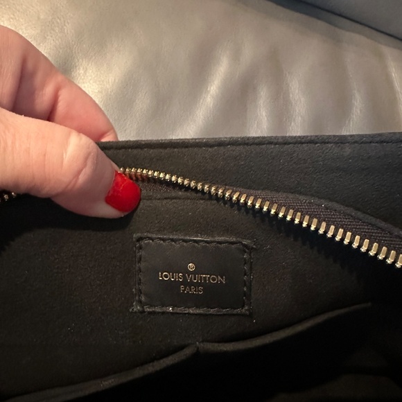 Louis Vuitton Soufflot MM - Picture 10 of 13